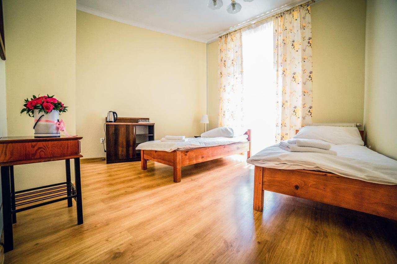Hotel Hellada Kielce Kültér fotó