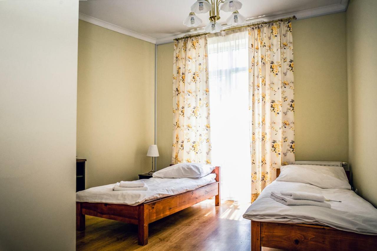 Hotel Hellada Kielce Kültér fotó