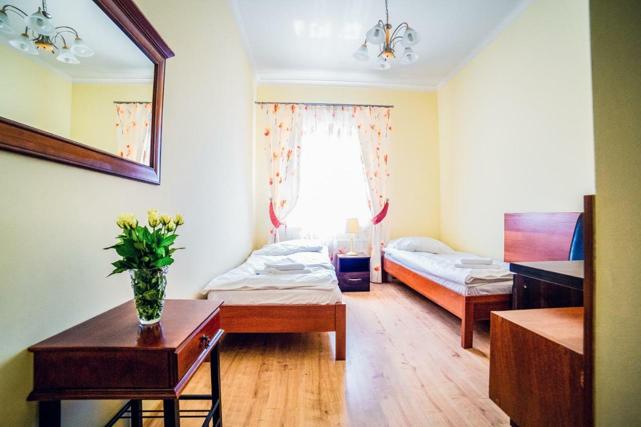 Hotel Hellada Kielce Kültér fotó